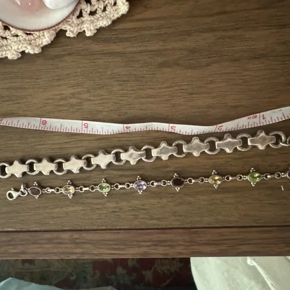 2 silver bracelets - Picture 1 of 1